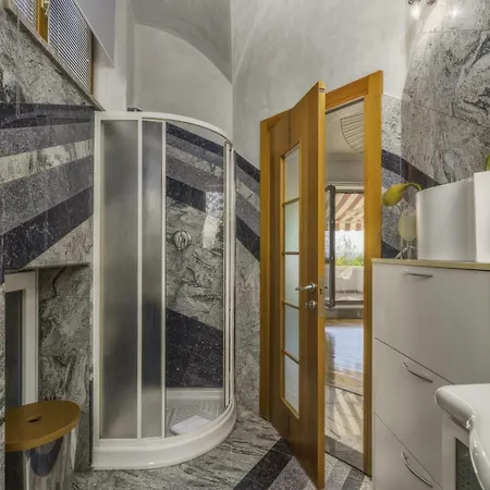 Apartment Rosa *