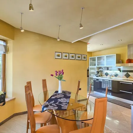 Rosa Apartment *