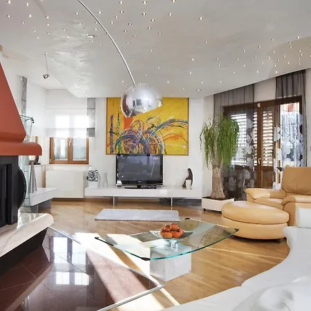 Rosa Apartment