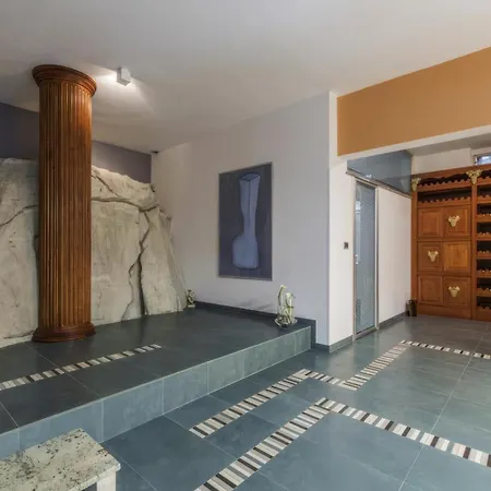 Luxury Pool Rosa Magica - Happy